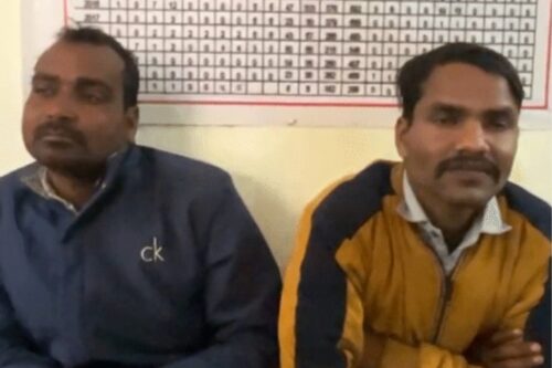 दो आरोपी पुरुष 